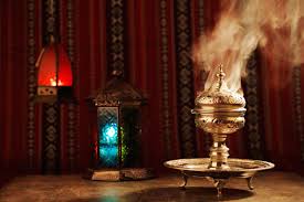 آشنای با انواع بخور (عود( و نحوه استفاده و خطرات استفاده ناصحیح بدانیم