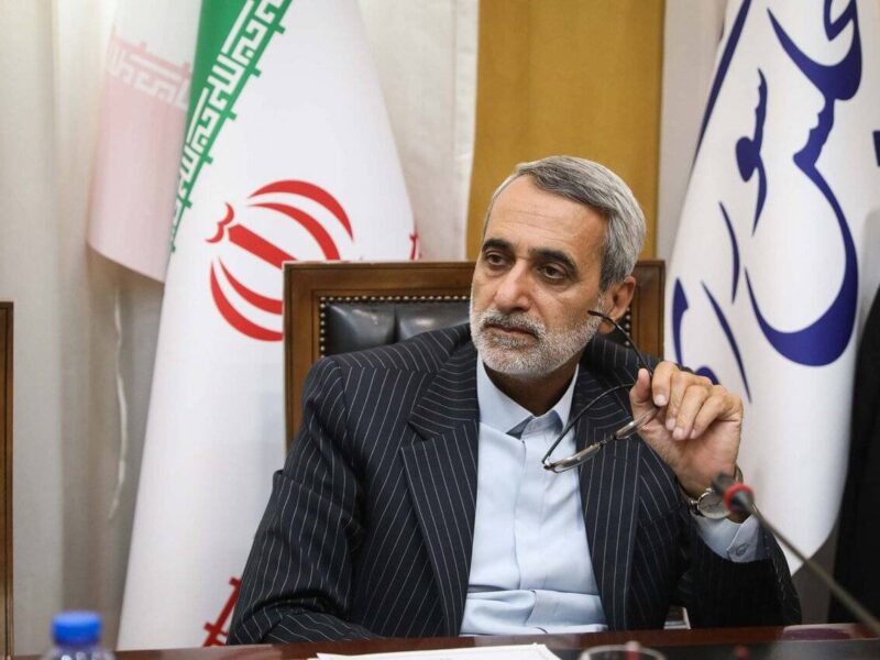 ترامپ بین «سقوط» یا «خروج اضطراری» یکی را انتخاب کند